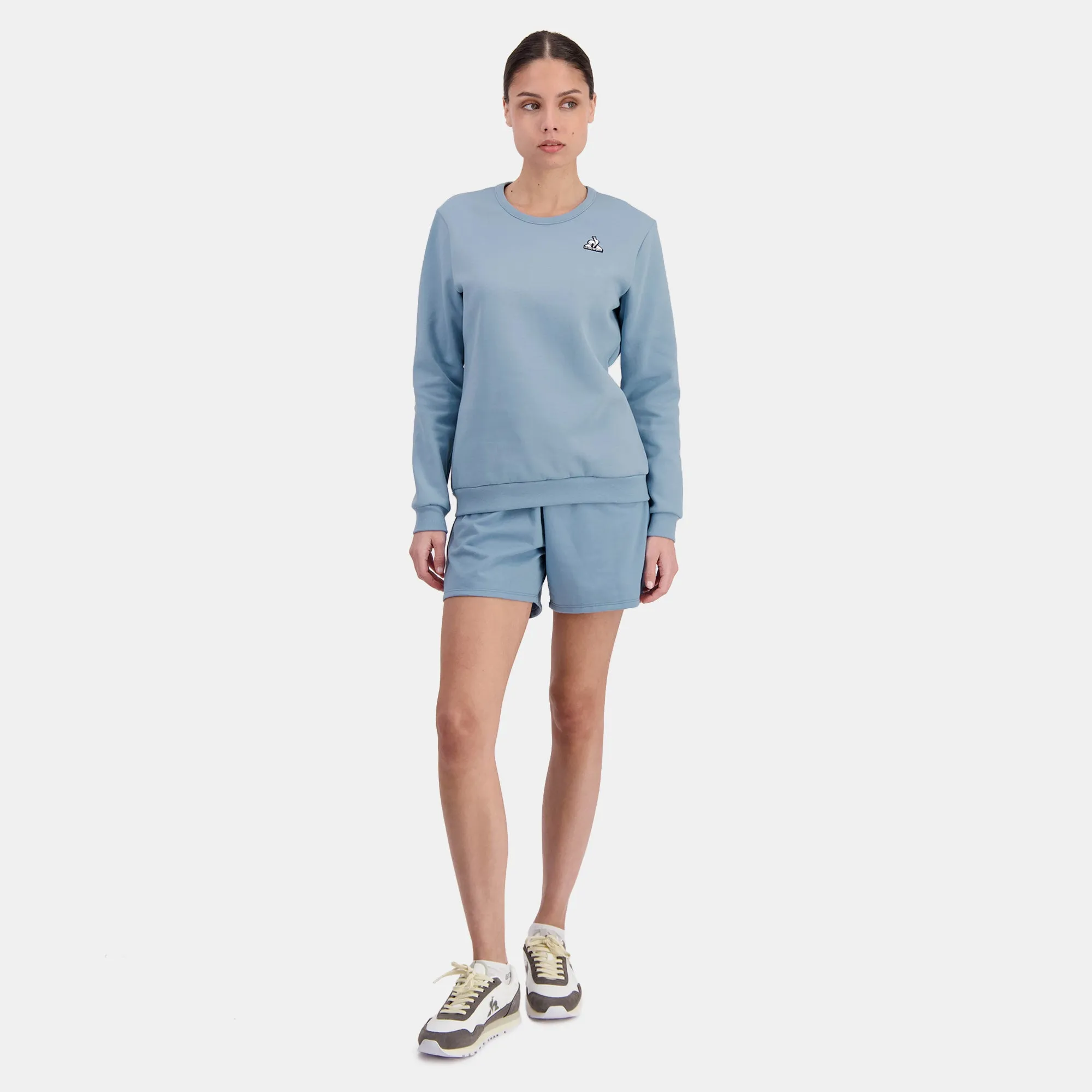 2422048-ESS Crew Sweat N°1 W faded denim | Sweat col rond Femme