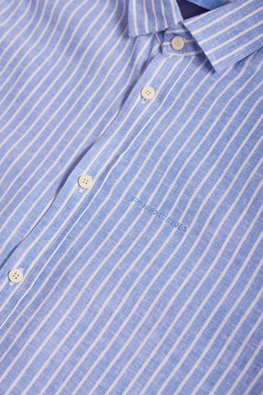 Camisa azul Milos de algodón y lino a rayas con detalle bordado