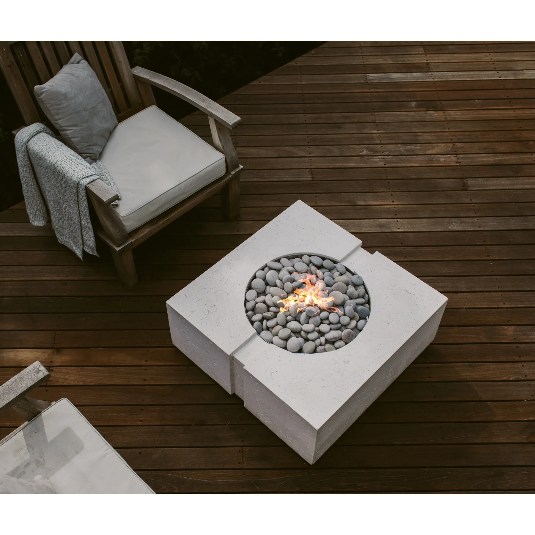 Dekko Bravo Concrete Fire Pit & Cover