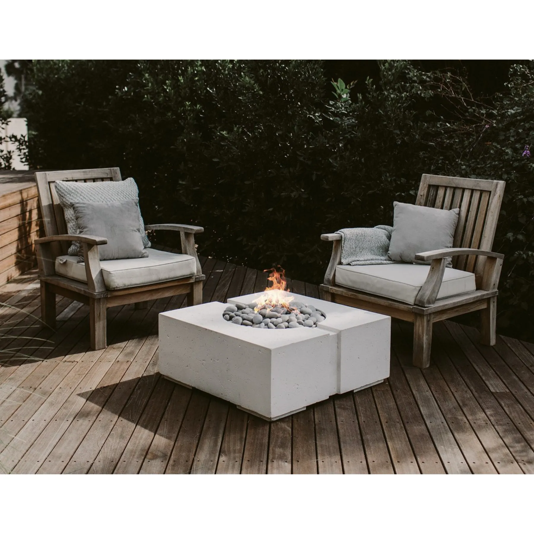 Dekko Bravo Concrete Fire Pit & Cover